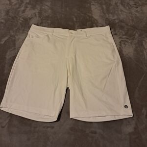 Graham Luxe white golf performance shorts size 38.